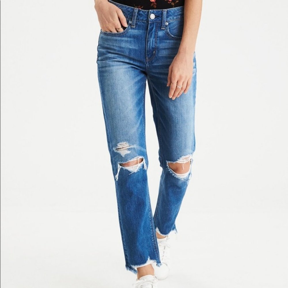 AE: Cropped Hi-Rise Tomgirl Jeans